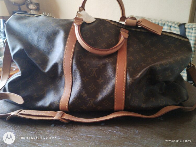 型番は分かりませんが、横幅は60cmあります、（ブランドバッグ）の商品画像 - 査定依頼日：2026年3月19日 - 最高査定価格：100,000円