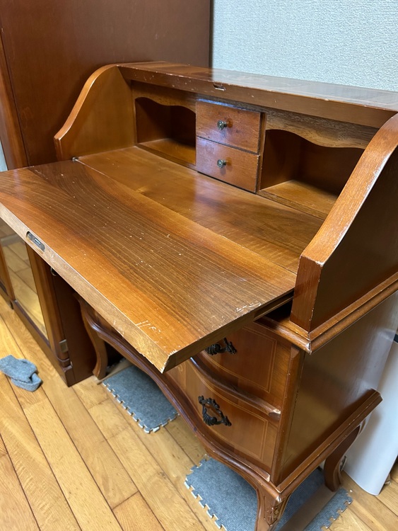 TAROCCO VACCARI　ライティングデスク（家具・寝具）の商品画像 - 査定依頼日：2025年7月3日 - 最高査定価格：5,000円