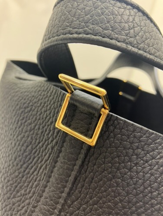 ピコタン PM（ブランドバッグ）の商品画像 - 査定依頼日：2025年11月14日 - 最高査定価格：520,000円