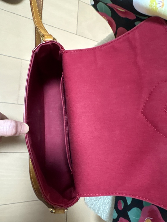 ヴェルニ（ブランドバッグ）の商品画像 - 査定依頼日：2026年1月31日 - 最高査定価格：60,000円