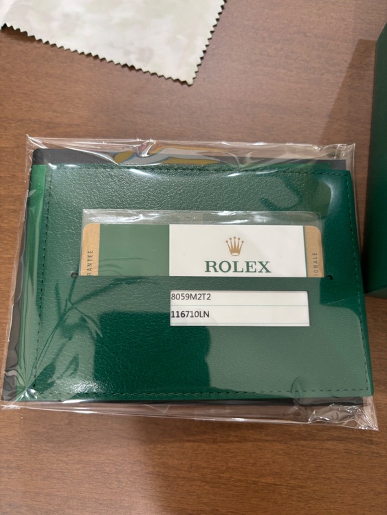 ロレックス GMTマスター 116710lm（高級時計）の商品画像 - 査定依頼日：2025年11月2日 - 最高査定価格：1,900,000円