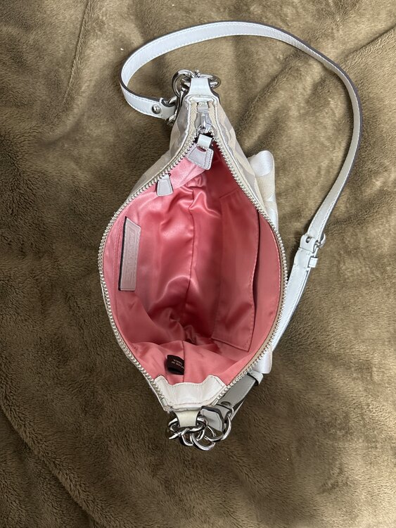 シグネチャー（ブランドバッグ）の商品画像 - 査定依頼日：2025年4月12日 - 最高査定価格：1,500円