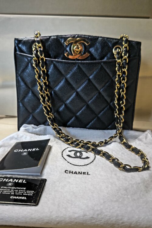 キャビアスキンショルダーバッグ（ブランドバッグ）の商品画像 - 査定依頼日：2026年3月29日 - 最高査定価格：300,000円