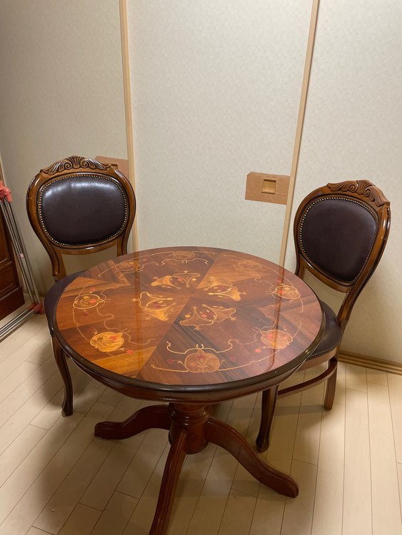 アンティーク調ダイニングセット（家具・寝具）の商品画像 - 査定依頼日：2023年5月9日 - 最高査定価格：12,000円