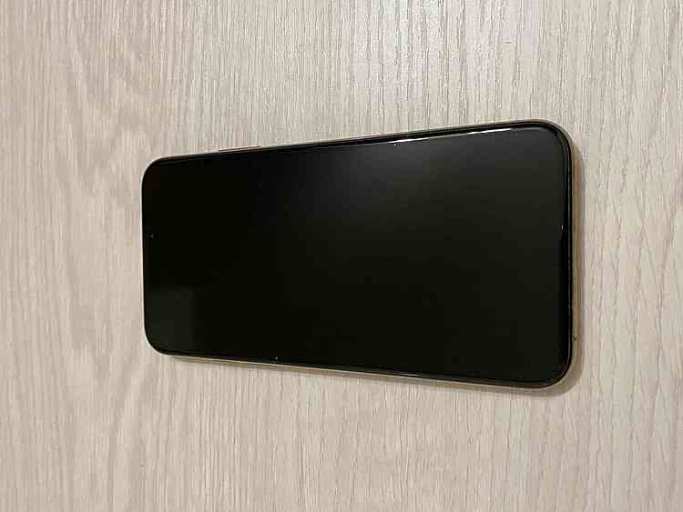 iPhoneXS（スマホ）の商品画像 - 査定依頼日：2019年12月4日 - 最高査定価格：54,000円