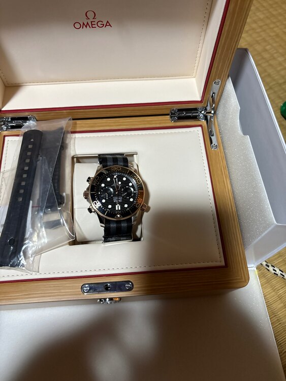 オメガ シーマスター ダイバー300m（高級時計）の商品画像 - 査定依頼日：2025年5月7日 - 最高査定価格：1,000,000円