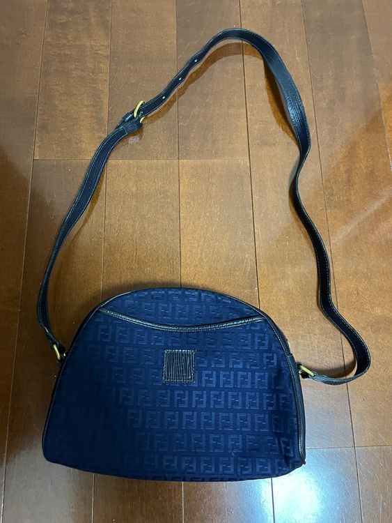 フェンディ（ブランドバッグ）の商品画像 - 査定依頼日：2026年8月9日 - 最高査定価格：30,000円