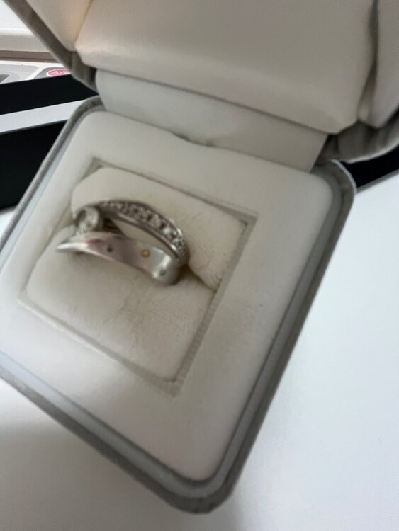 艶消しダイヤ0.32、0.414指輪（金・貴金属）の商品画像 - 査定依頼日：2025年2月13日 - 最高査定価格：70,000円