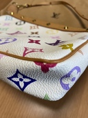 アクセサリーポーチ　マルチカラー（ブランドバッグ）の商品画像 - 査定依頼日：2021年1月30日 - 最高査定価格：100,000円