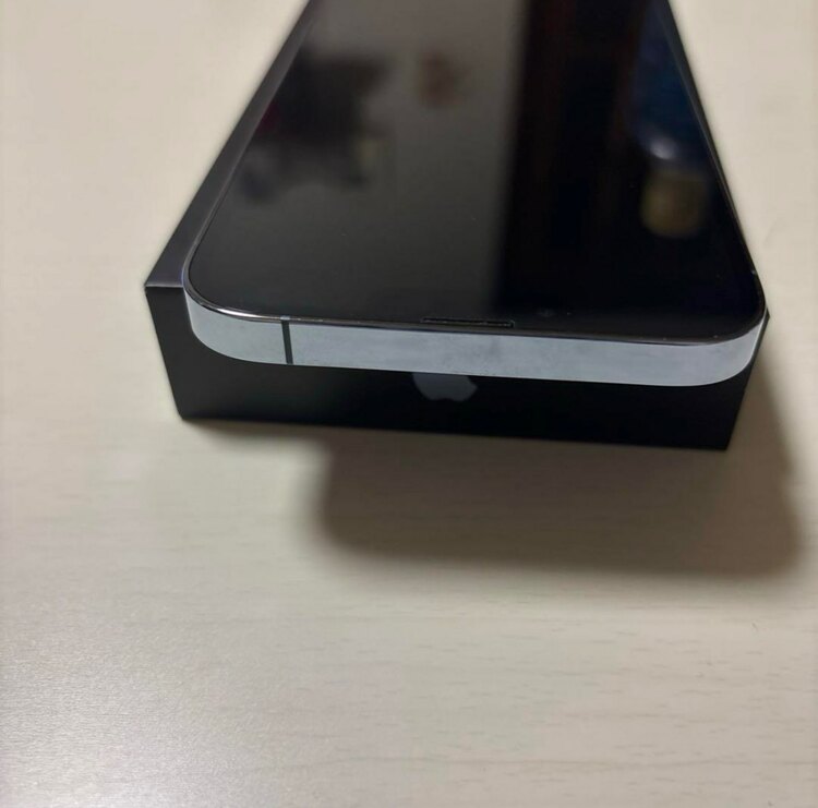 iPhone 13 Pro Max 256GB docomo（スマホ）の商品画像 - 査定依頼日：2025年1月15日 - 最高査定価格：78,000円