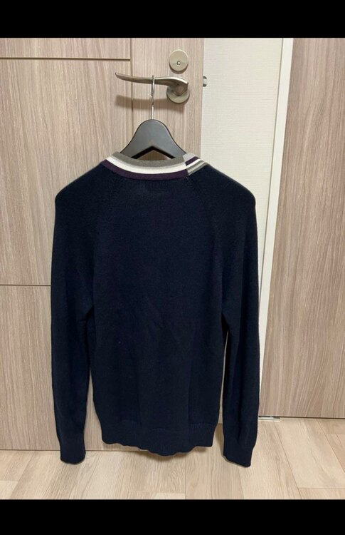 HERMES エルメス　カーディガン　アシンメトリーストライプ　サイズS（古着・ファッション）の商品画像 - 査定依頼日：2025年5月10日 - 最高査定価格：10,000円