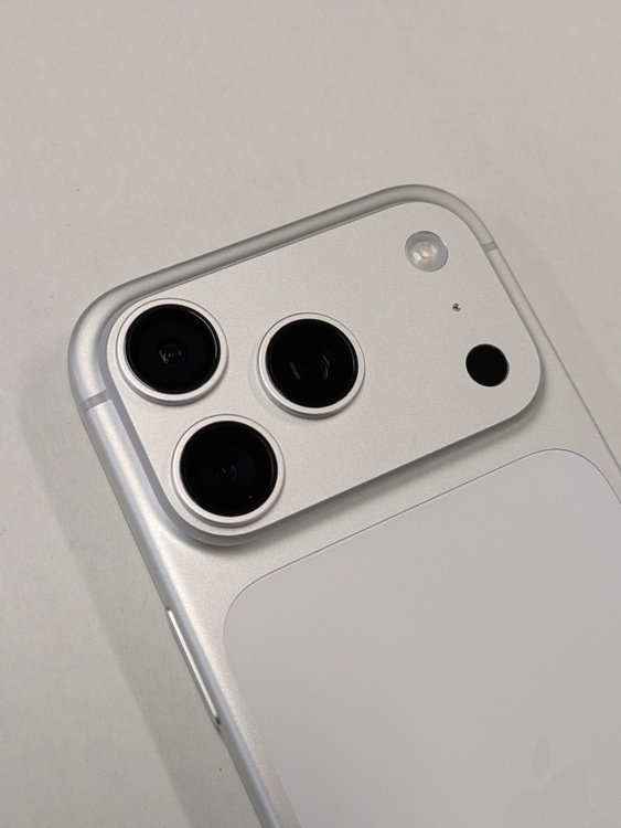 iPhone iPhone 17 Pro 256GB SIMフリー（スマホ）の商品画像 - 査定依頼日：2026年9月14日 - 最高査定価格：150,000円