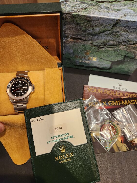 GMTマスター2（高級時計）の商品画像 - 査定依頼日：2026年1月7日 - 最高査定価格：1,900,000円