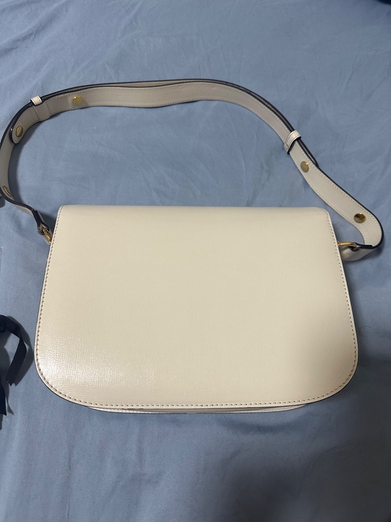 GUCCI ホースビット 1955 ミディアム ショルダーバッグです。 カラー：ベージュ系 保存袋、箱はありません。 状態については写真をご確認ください。 できるだけ高く買い取っていただける店舗を希望（ブランドバッグ）の商品画像 - 査定依頼日：2026年9月14日 - 最高査定価格：150,000円