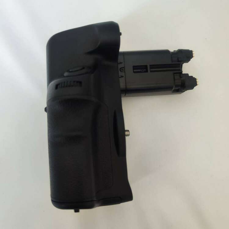 ソニー縦位置グリップ　VG-C77AM（カメラ）の商品画像 - 査定依頼日：2025年3月23日 - 最高査定価格：3,000円