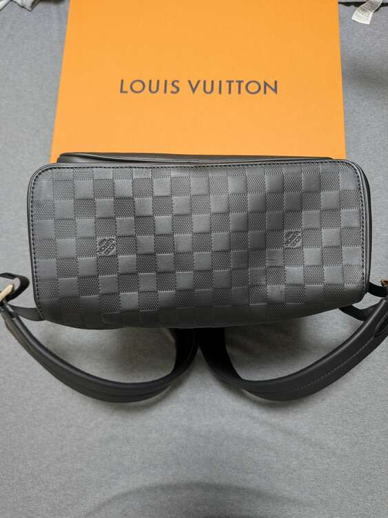 ダミエバックパック（ブランドバッグ）の商品画像 - 査定依頼日：2025年1月15日 - 最高査定価格：200,000円