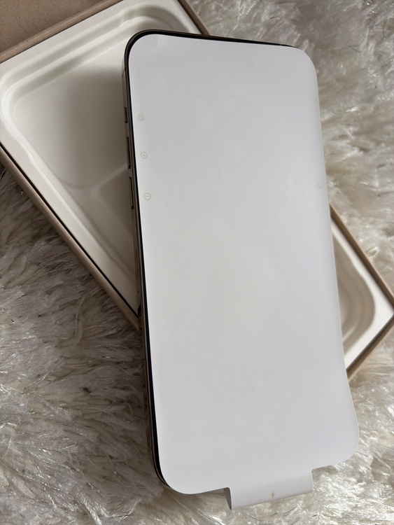 iPhone 14 Pro Max 256GB au（スマホ）の商品画像 - 査定依頼日：2026年2月9日 - 最高査定価格：84,000円