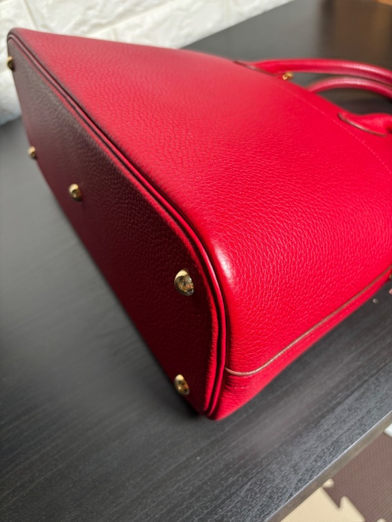 エルメス ボリード35 トゴ ルージュヴィフ □F刻印 ショルダーバッグ（ブランドバッグ）の商品画像 - 査定依頼日：2025年9月3日 - 最高査定価格：200,000円