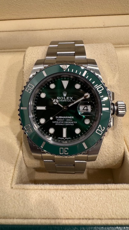 ロレックス　サブマリーナ　116610LV（高級時計）の商品画像 - 査定依頼日：2025年7月6日 - 最高査定価格：2,550,000円