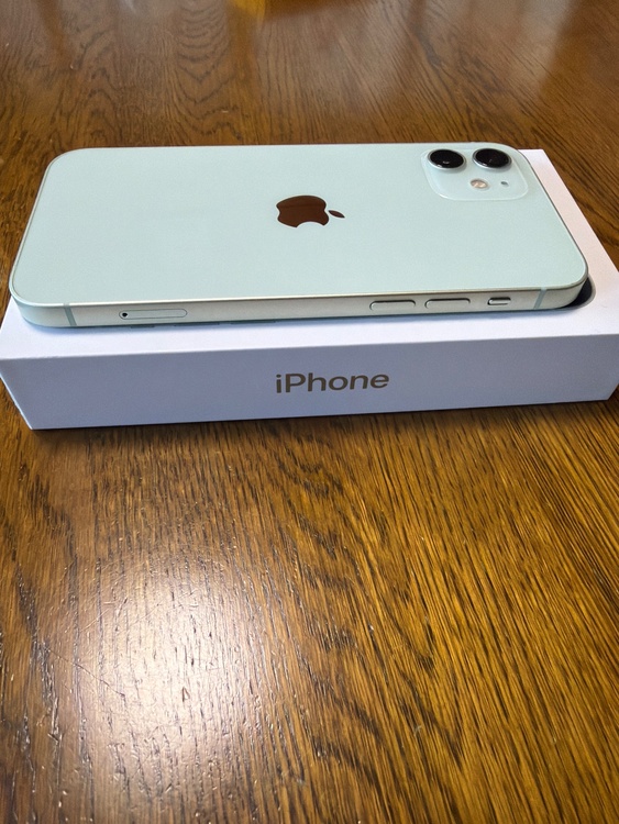 iPhone 12 128GB Softbank（スマホ）の商品画像 - 査定依頼日：2026年1月18日 - 最高査定価格：28,000円