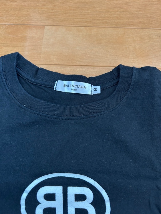 バレンシアガ　Tシャツ（古着・ファッション）の商品画像 - 査定依頼日：2026年2月17日 - 最高査定価格：100,000円