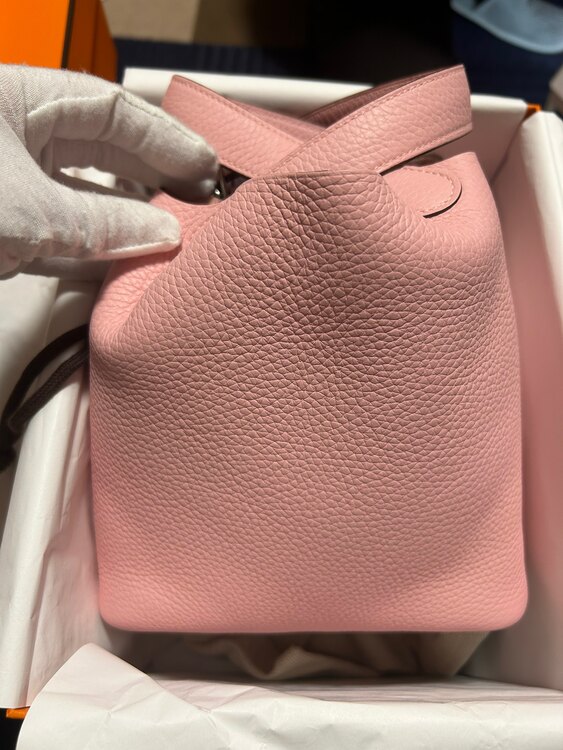 ピコタンロック18（ブランドバッグ）の商品画像 - 査定依頼日：2025年4月21日 - 最高査定価格：560,000円