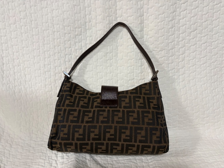 フェンディ  （ブランドバッグ）の商品画像 - 査定依頼日：2026年2月7日 - 最高査定価格：100,000円