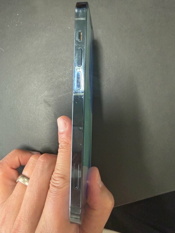 iPhone 12 Pro 256GB Softbank（スマホ）の商品画像 - 査定依頼日：2026年3月13日 - 最高査定価格：35,000円