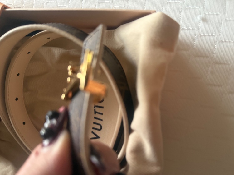 ･LV アイコニック 20MM リバーシブル（古着・ファッション）の商品画像 - 査定依頼日：2025年12月20日 - 最高査定価格：17,000円