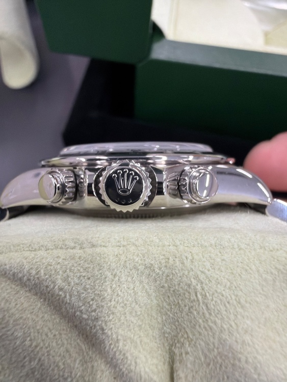 ロレックス デイトナ 116520b（高級時計）の商品画像 - 査定依頼日：2026年3月24日 - 最高査定価格：3,600,000円