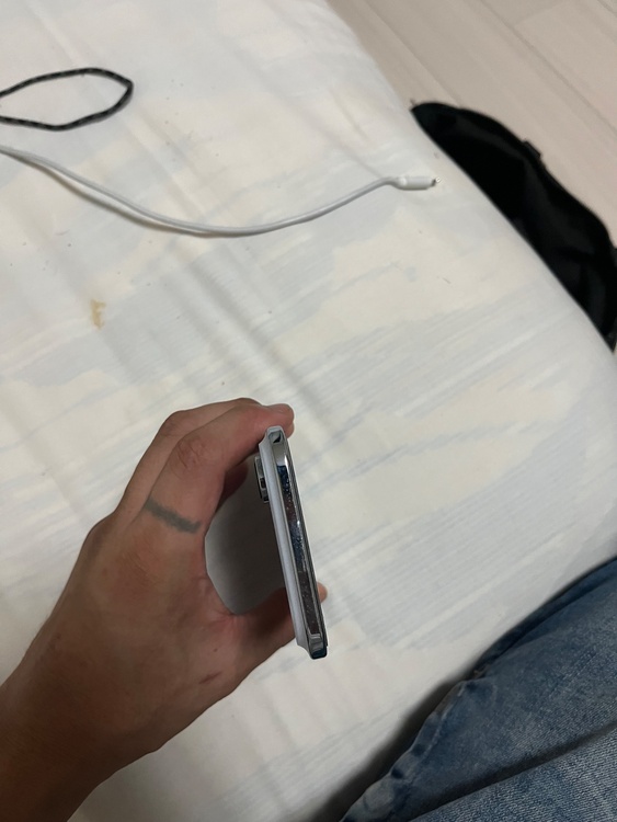 iPhone iPhone Air 256GB Softbank（スマホ）の商品画像 - 査定依頼日：2026年8月15日 - 最高査定価格：105,500円