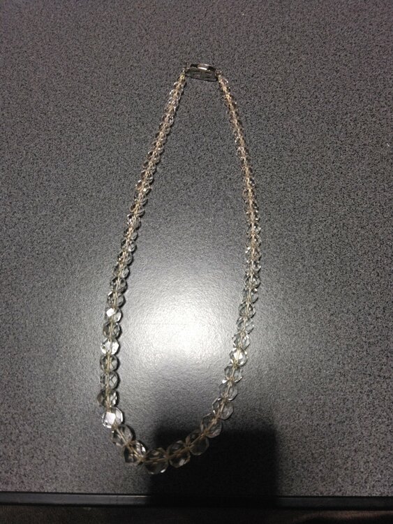 水晶ネックレス（金・貴金属）の商品画像 - 査定依頼日：2026年3月25日 - 最高査定価格：100円