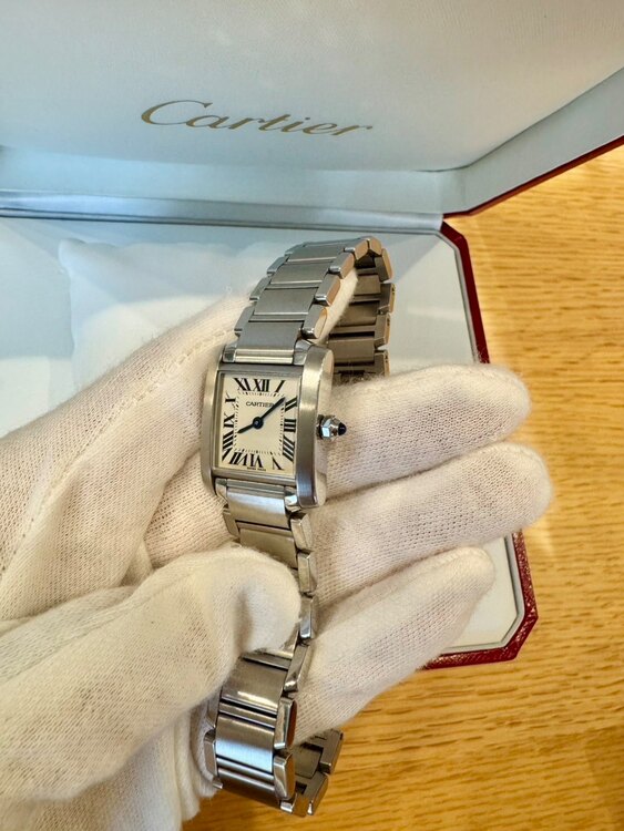 カルティエ タンク W51008Q3　321（高級時計）の商品画像 - 査定依頼日：2024年12月18日 - 最高査定価格：310,000円