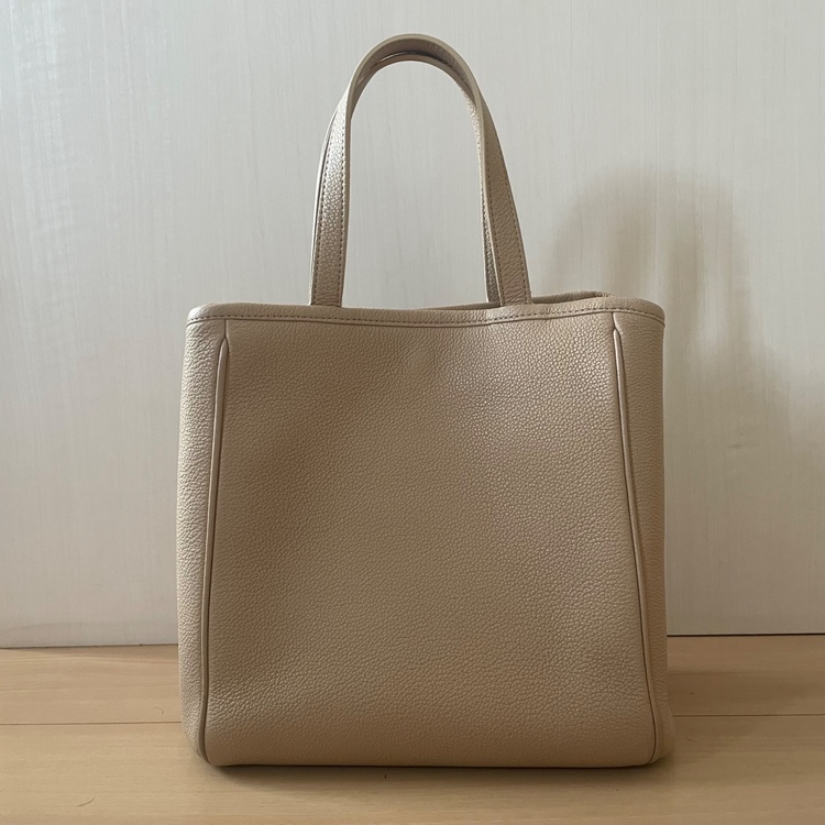 フォールドカバ（ブランドバッグ）の商品画像 - 査定依頼日：2026年8月1日 - 最高査定価格：80,000円