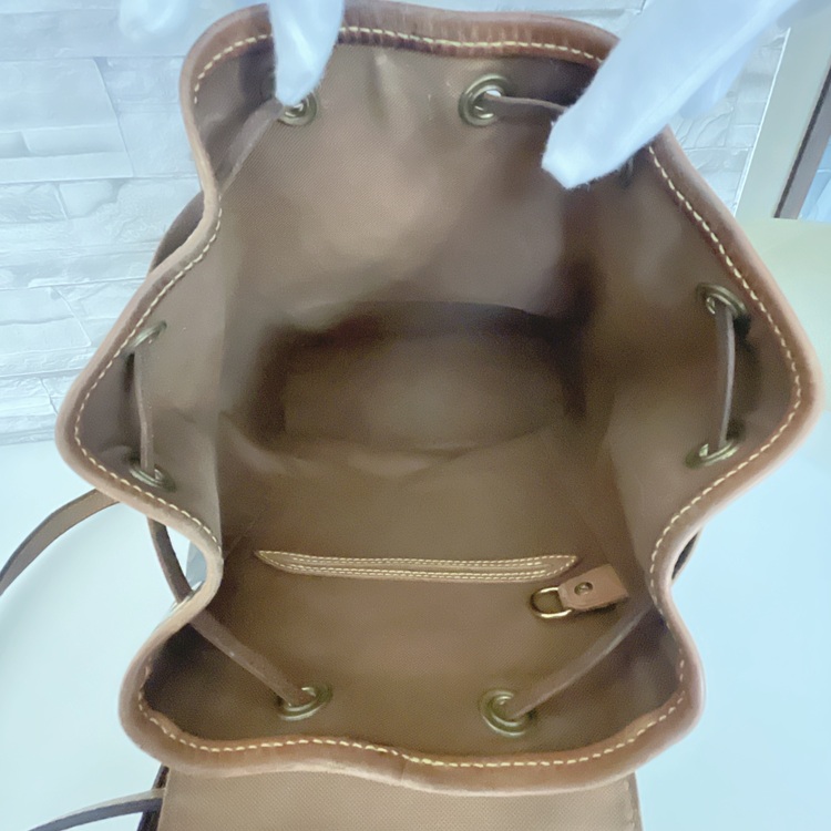 モンスリリュック（ブランドバッグ）の商品画像 - 査定依頼日：2025年10月23日 - 最高査定価格：90,000円