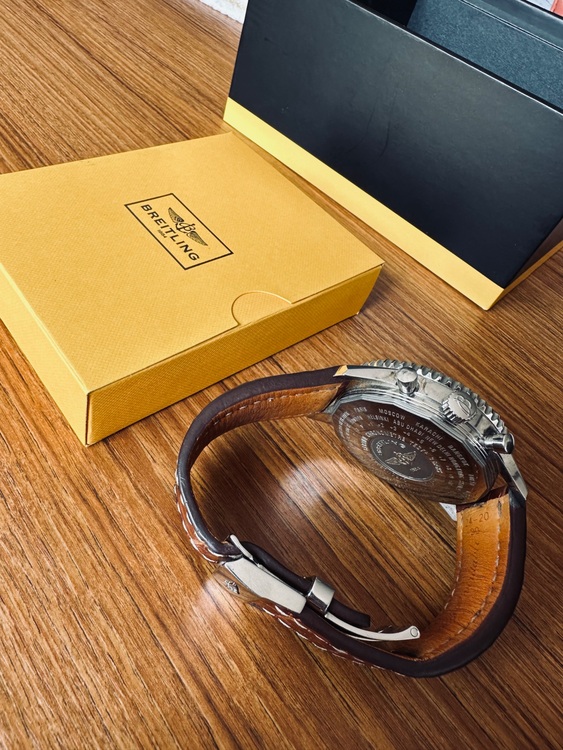 ブライトリングナビタイマークロコ型押し茶革ベルト（高級時計）の商品画像 - 査定依頼日：2025年6月7日 - 最高査定価格：500,000円