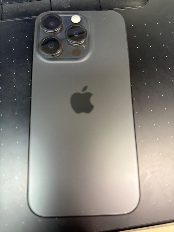 iPhone iPhone 15 Pro 256GB Softbank（スマホ）の商品画像 - 査定依頼日：2026年9月10日 - 最高査定価格：94,000円