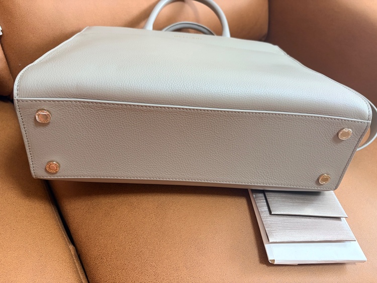 ブルガリバッグ  （ブランドバッグ）の商品画像 - 査定依頼日：2025年12月23日 - 最高査定価格：35,000円