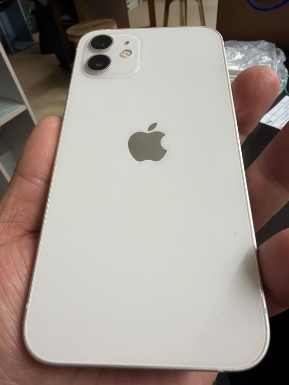 iPhone（スマホ）の商品画像 - 査定依頼日：2026年4月30日 - 最高査定価格：27,000円
