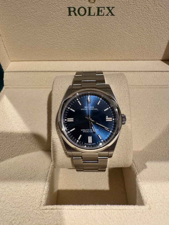 ロレックス パーペチュアル 12600（高級時計）の商品画像 - 査定依頼日：2025年10月4日 - 最高査定価格：1,100,000円