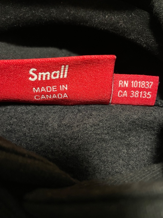 2024 ボックスロゴパーカーブラック（古着・ファッション）の商品画像 - 査定依頼日：2025年12月28日 - 最高査定価格：21,000円