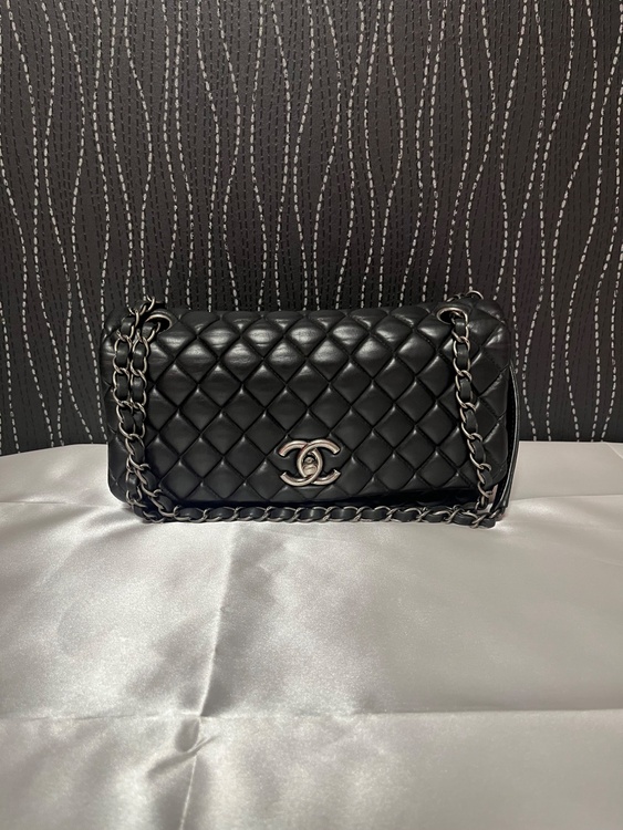 ショルダーバッグ　（ブランドバッグ）の商品画像 - 査定依頼日：2026年4月21日 - 最高査定価格：900,000円