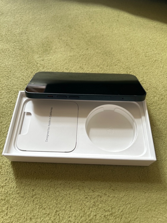 iPhone iPhone 14 128GB au（スマホ）の商品画像 - 査定依頼日：2026年6月28日 - 最高査定価格：48,000円