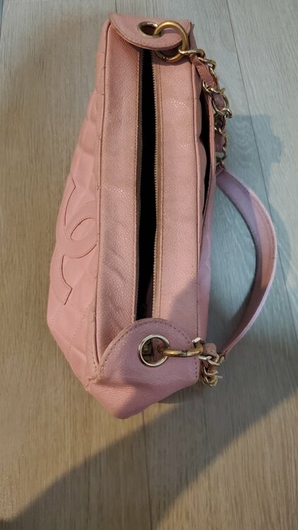 マトラッセ　ココマーク  ワンショルダーバッグ キャビアスキン ピンク（ゴールド（ブランドバッグ）の商品画像 - 査定依頼日：2025年12月21日 - 最高査定価格：5,000円