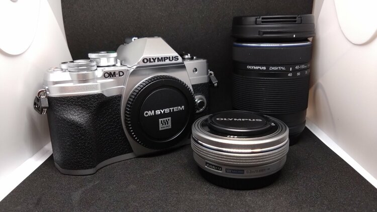 OM-D E-M10 Mark IV EZダブルズームキット シルバー（カメラ）の商品画像 - 査定依頼日：2026年7月2日 - 最高査定価格：54,100円
