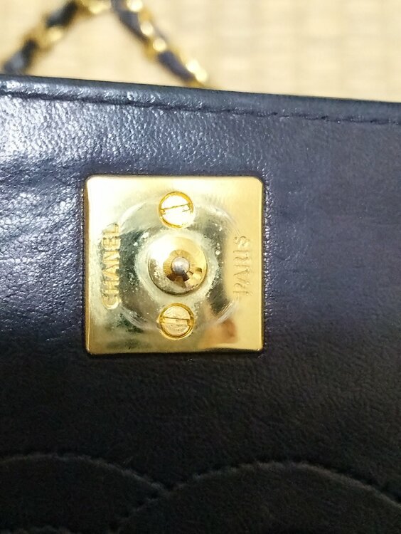 シャネル　マトラッセ　ショルダーバック　ラムスキン　ネイビー　（ブランドバッグ）の商品画像 - 査定依頼日：2025年12月30日 - 最高査定価格：50,000円