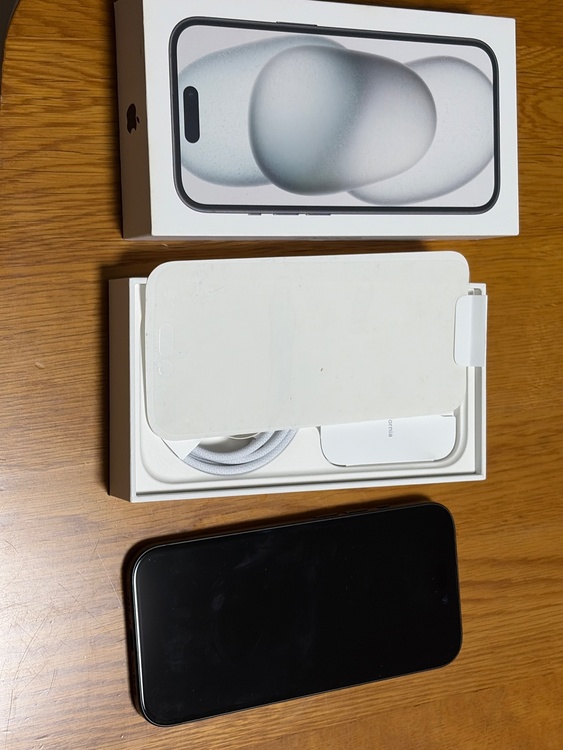 iPhone iPhone 15 128GB SIMフリー（スマホ）の商品画像 - 査定依頼日：2026年9月28日 - 最高査定価格：64,000円