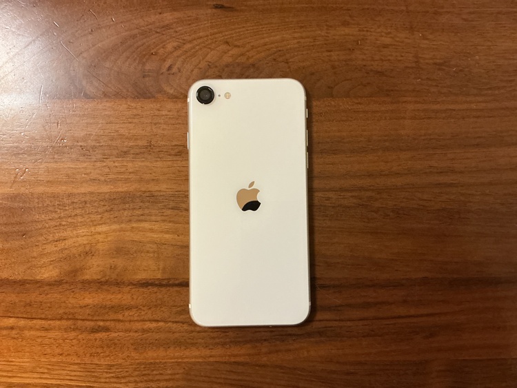 iPhone SE (第 2 世代) 128GB au（スマホ）の商品画像 - 査定依頼日：2026年5月19日 - 最高査定価格：13,000円