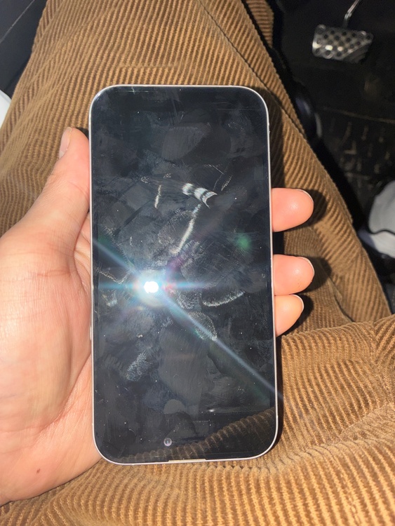 アイホン16・ホワイト・ジャンク品（スマホ）の商品画像 - 査定依頼日：2026年2月22日 - 最高査定価格：45,000円