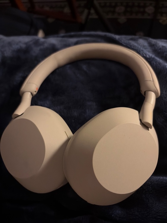 sony wh-1000xm5（オーディオ・スピーカー）の商品画像 - 査定依頼日：2025年12月26日 - 最高査定価格：10,000円